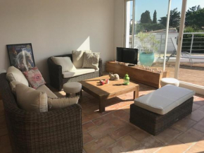 L'Etrier Camarguais superbe appartement 2 chambres piscine